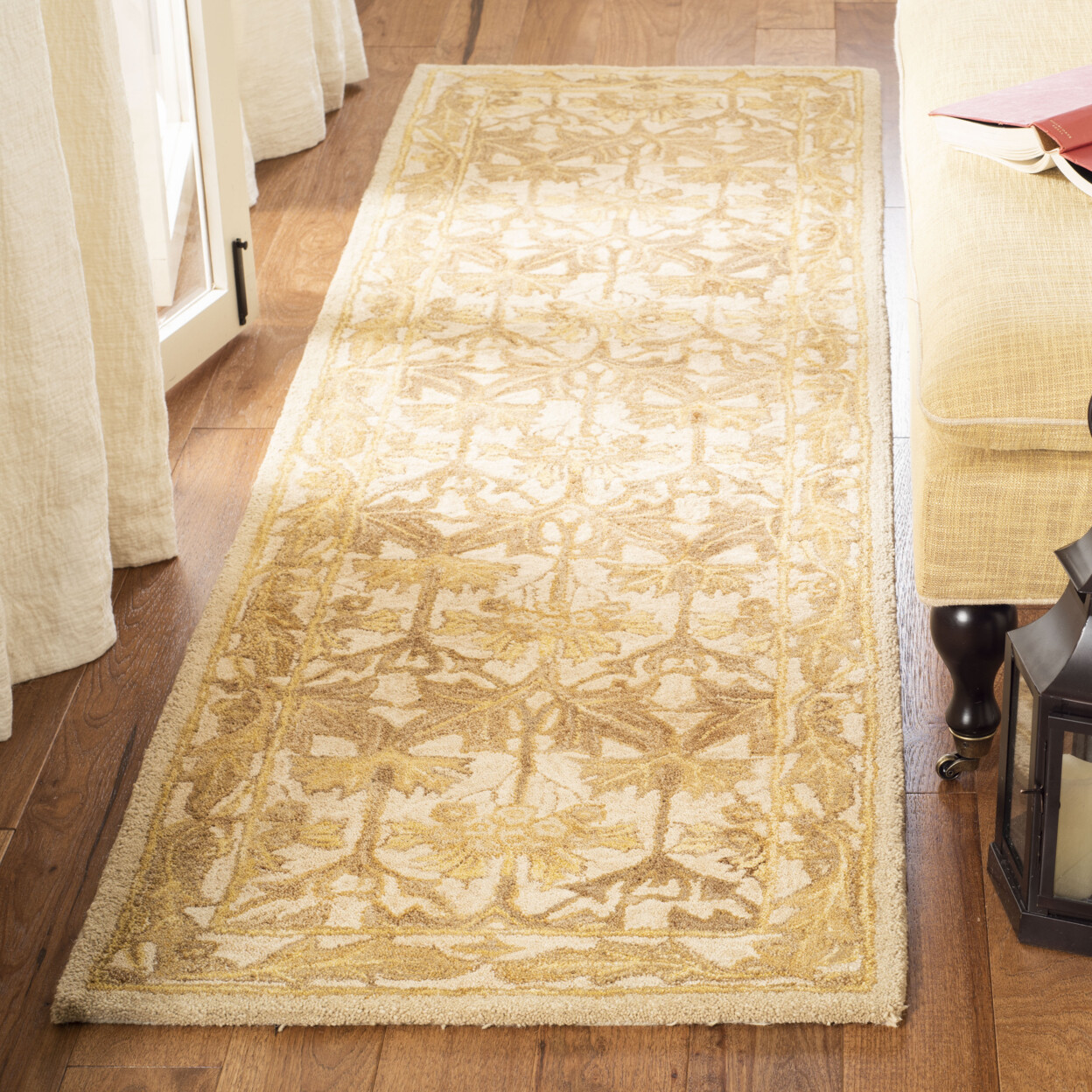 SAFAVIEH Anatolia AN541B Handmade Beige / Gold Rug