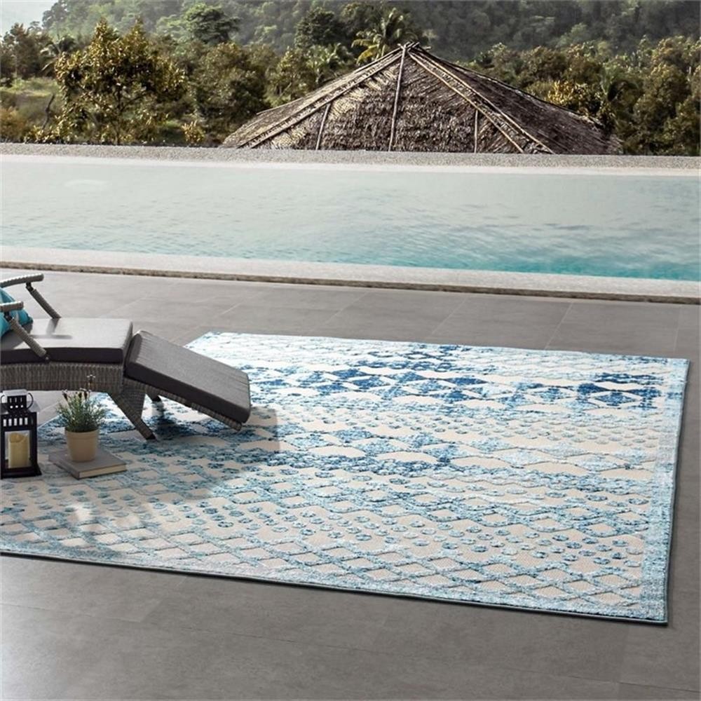 Pemberly Row 94.5×122″ Giada Diamond Moroccan Trellis Area Rug in Ivory/Blue