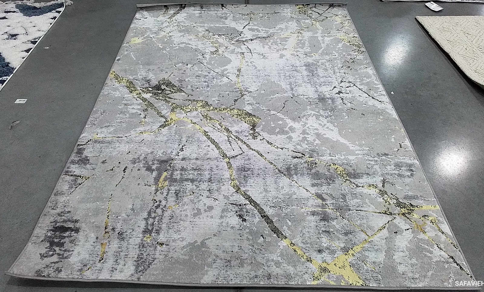 GREY / GOLD 5′-5″ x 7′-7″ Back Stain Rug, Reduced Price 1172803711 ALA293G-5