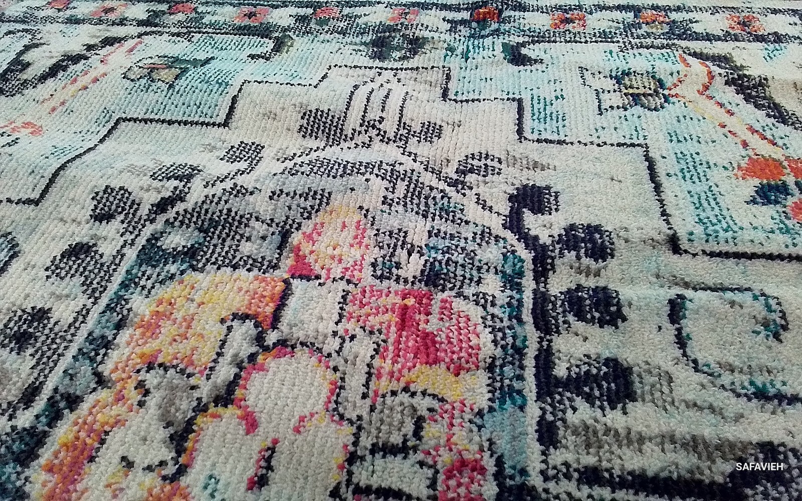 CREAM / BLUE 9′-0″ x 9′-0″ Cut on Rug, Reduced Price 1172799904 MAD473B-9SQ