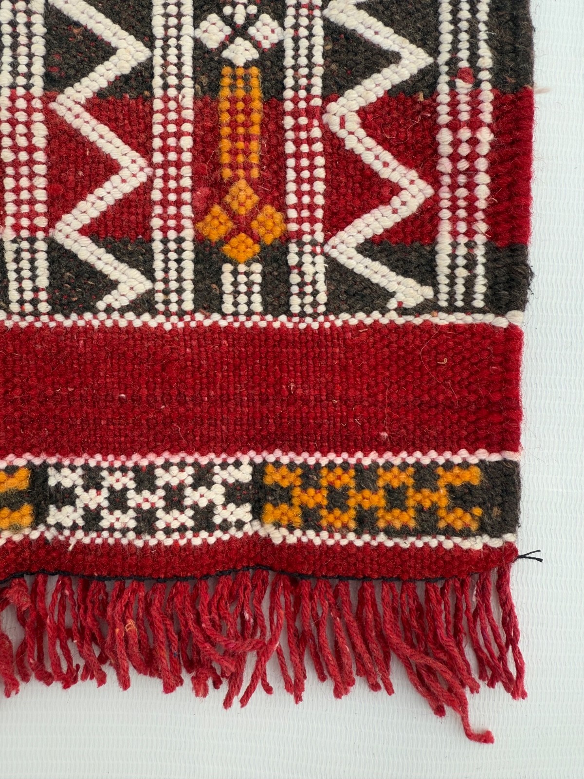 Vintage Hand Woven Moroccan Berber Wool Weaving Kilim Rug 132×85 Cm