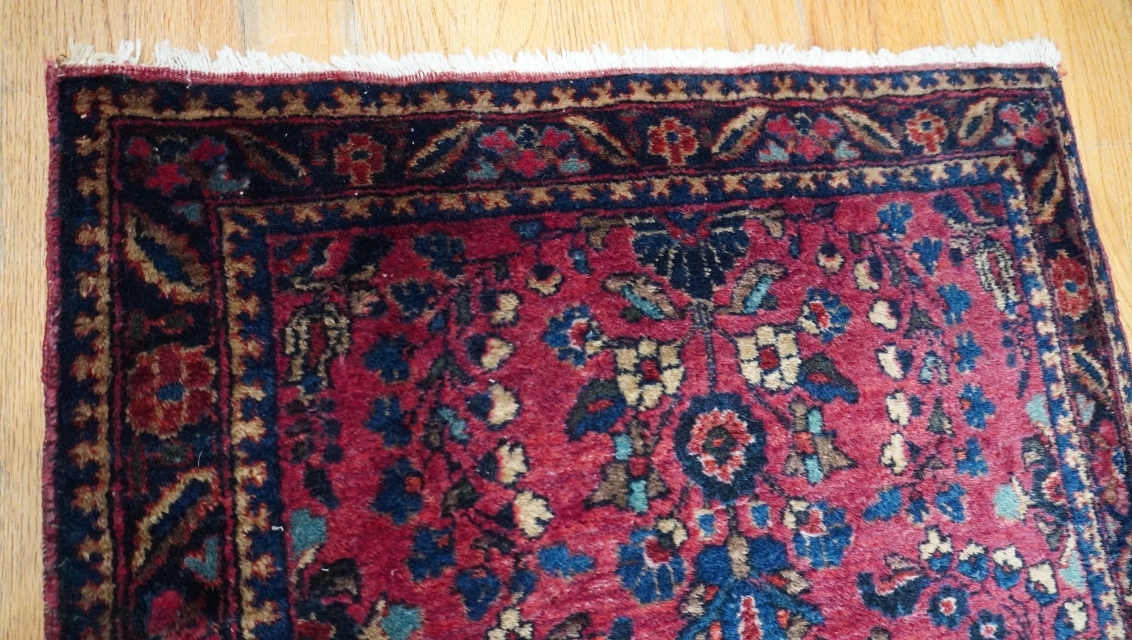 Antique Hand Knotted Saroukk 2′ x 4’3″ Wool Floral Red Oriental Rug