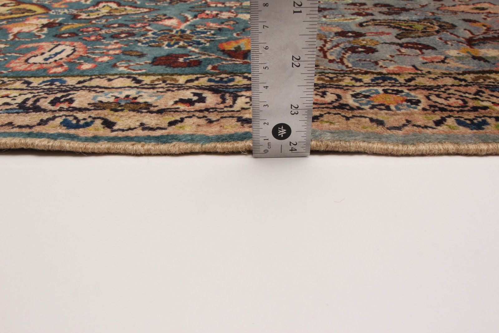 Vintage 2’5″ x 5’9″ Traditional Hand Knotted Vegetable Dye Wool Area Rug