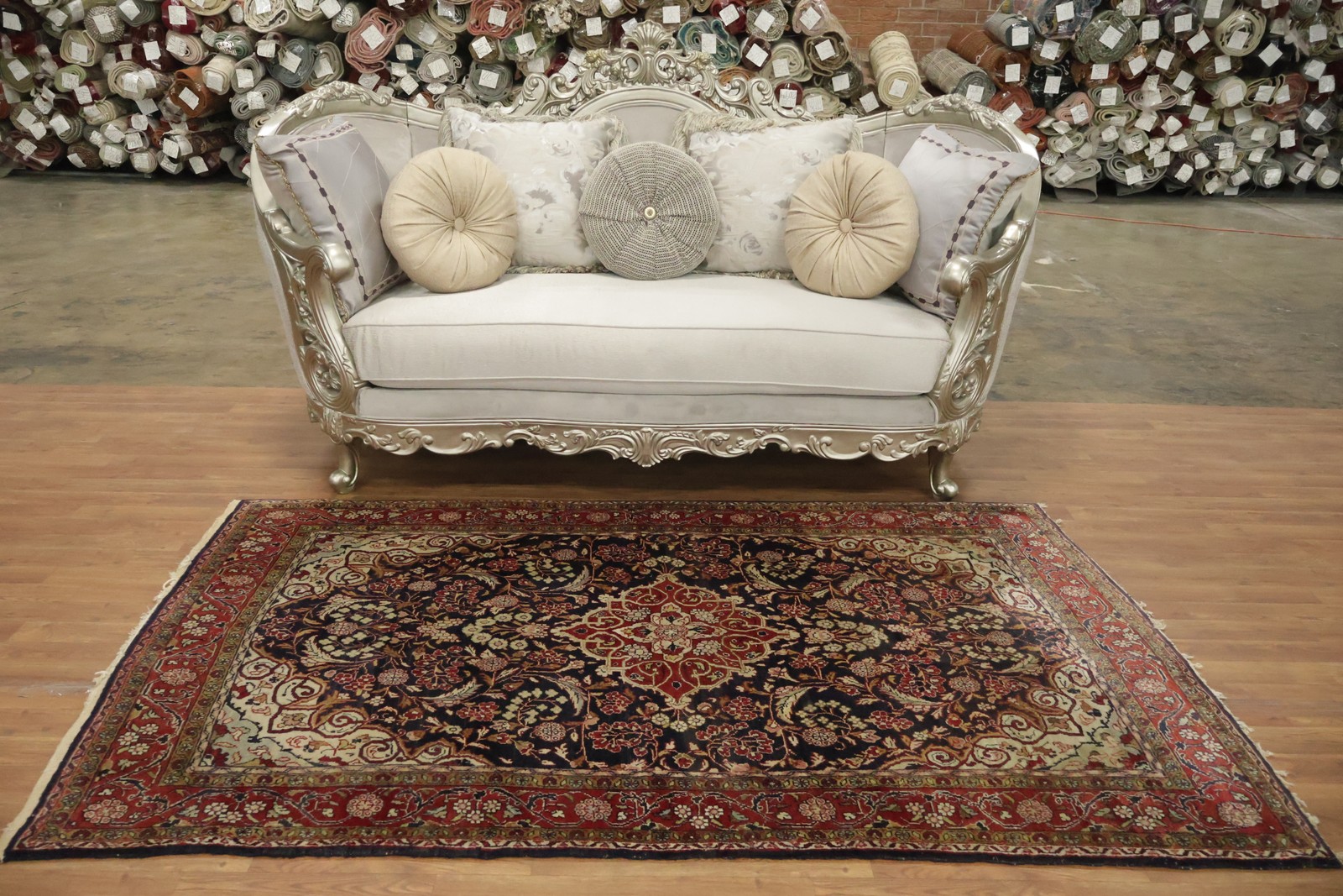 Classic Vintage Elegance in a Traditional 4×7 Blue Ivory Medallion Wool Rug