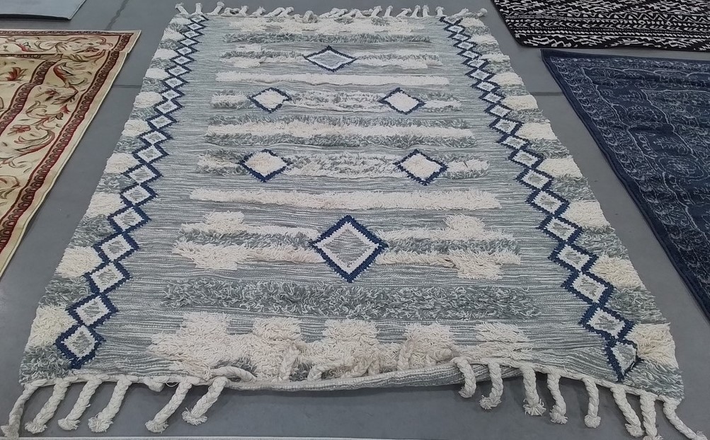 GREY / IVORY 6′-0″ x 9′-0″ Flaw in Rug, Reduced Price 1172806579 KNY909F-6