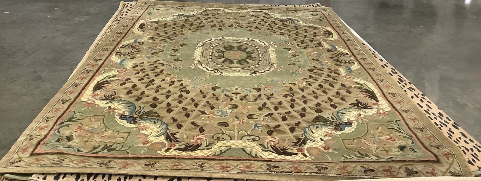 TOUPE / LIT GREEN 9′-6″ x 13′-6″ Damaged Rug Reduced Price 1172684233 CL304D-10