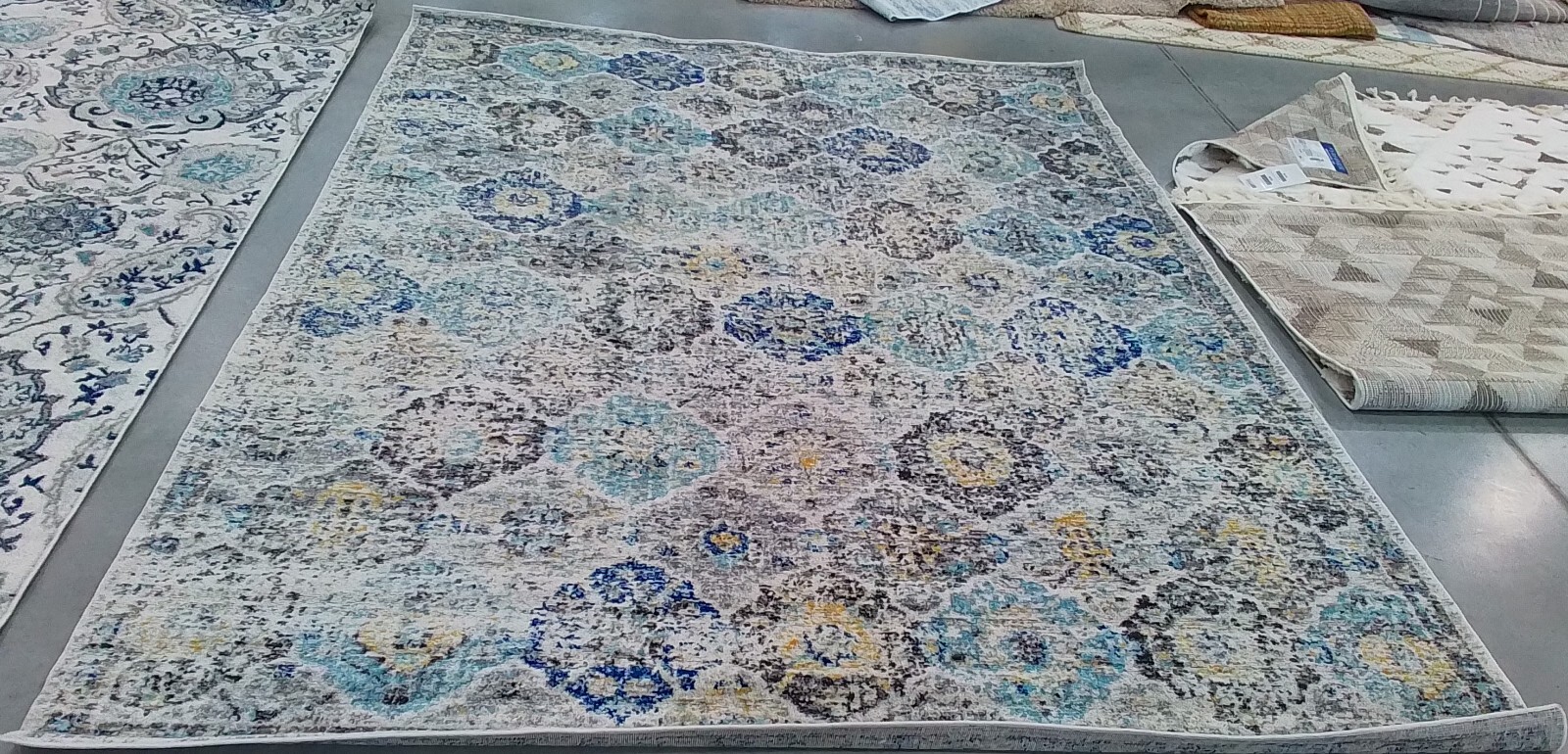 IVORY / AQUA 8′ X 10′ Back Stain Rug, Reduced Price 1172765330 MAD611A-8