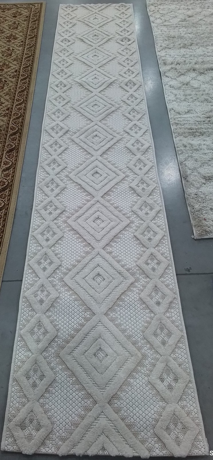 IVORY / BEIGE 2′-0″ x 10′-0″ Flaw in Rug, Reduced Price 1172808697 SAN106A-210