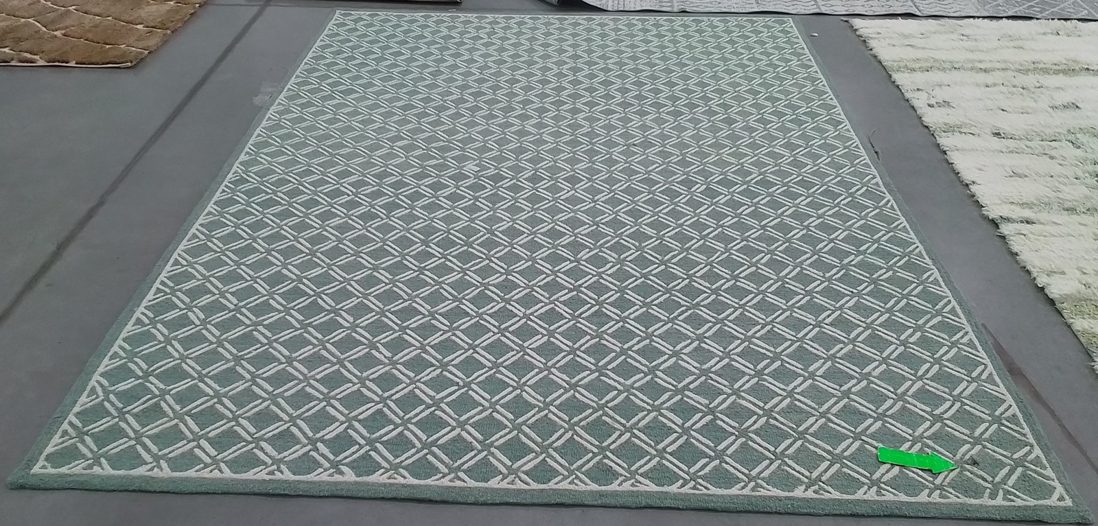 GREEN / IVORY 8′-0″ x 10′-0″ Hole in Rug, Reduced Price 1172805266 GRE350Y-8