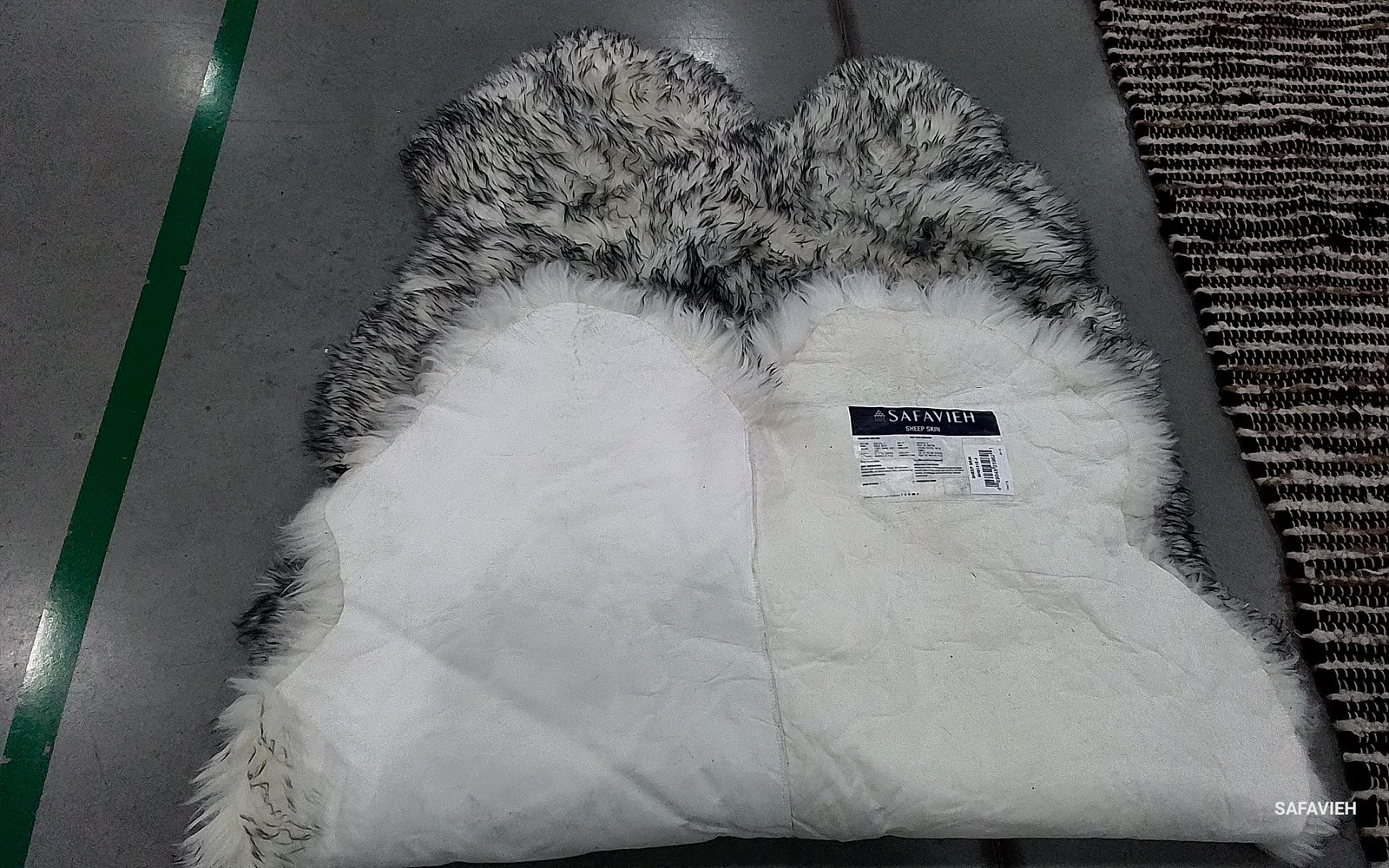 IVORY / SMOKE GREY 3′-7″ x 6′-0″ Flaw in Rug, Reduced Price 1172807592 SHS121E-4