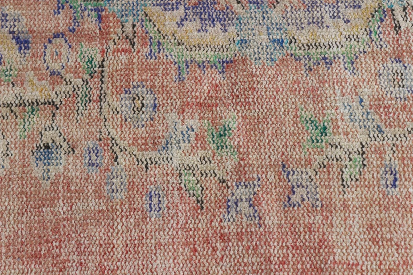 Vintage Turkish Rug 6,2×9 ft (189×274 cm), Red Blue Camouflage Rug