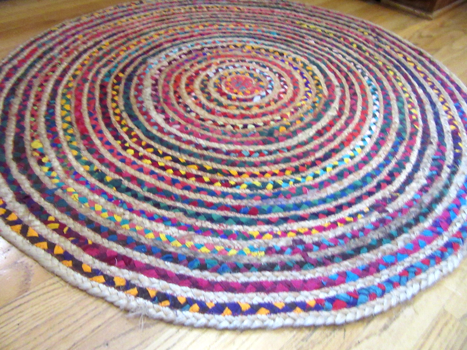Round Rug 4′ x 4′ Jute & Cotton Braided Rug – Bright Multicolor Farmhouse