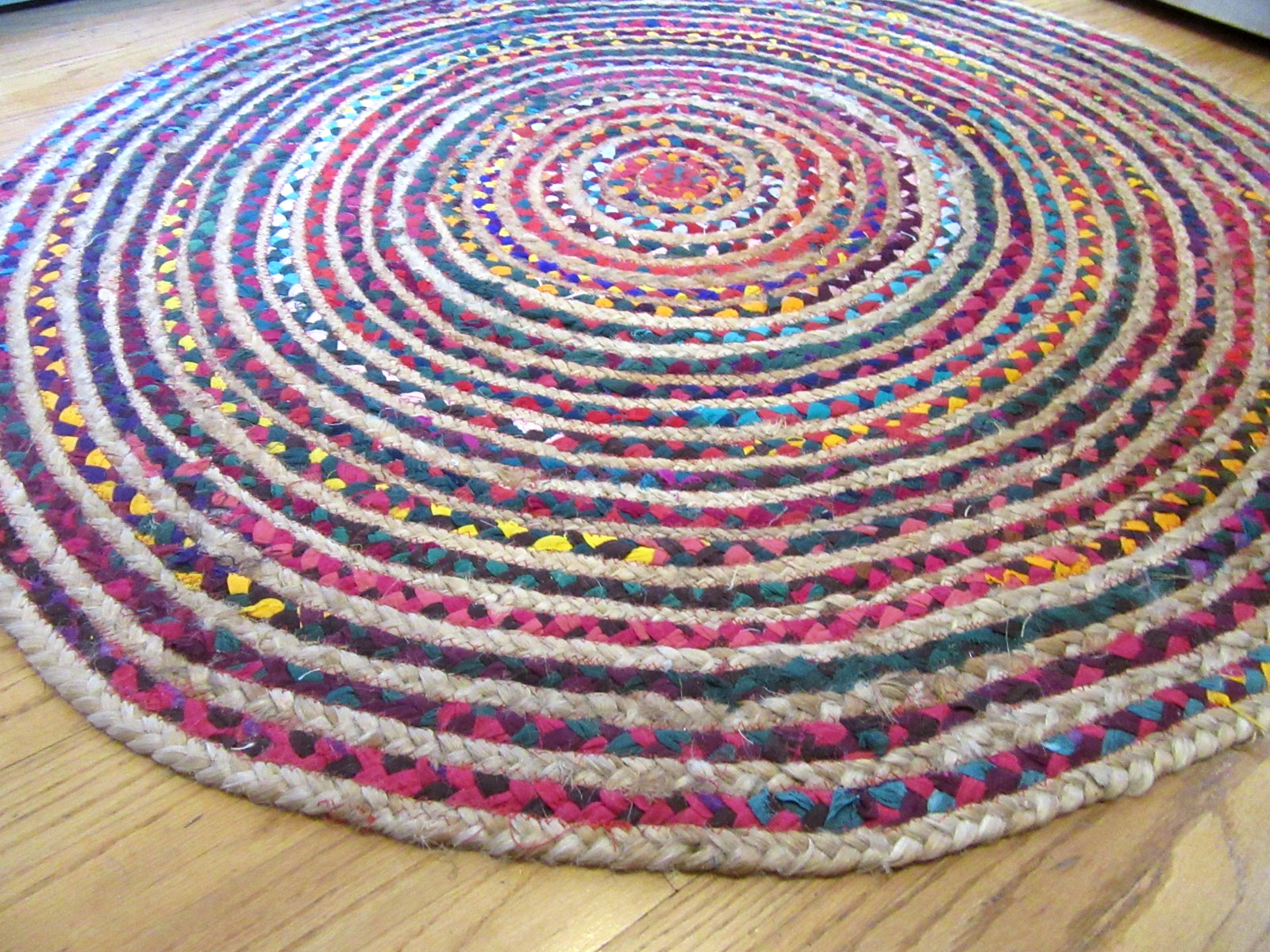 Round Rug 4′ x 4′ Jute & Cotton Braided Rug – Bright Multicolor Farmhouse