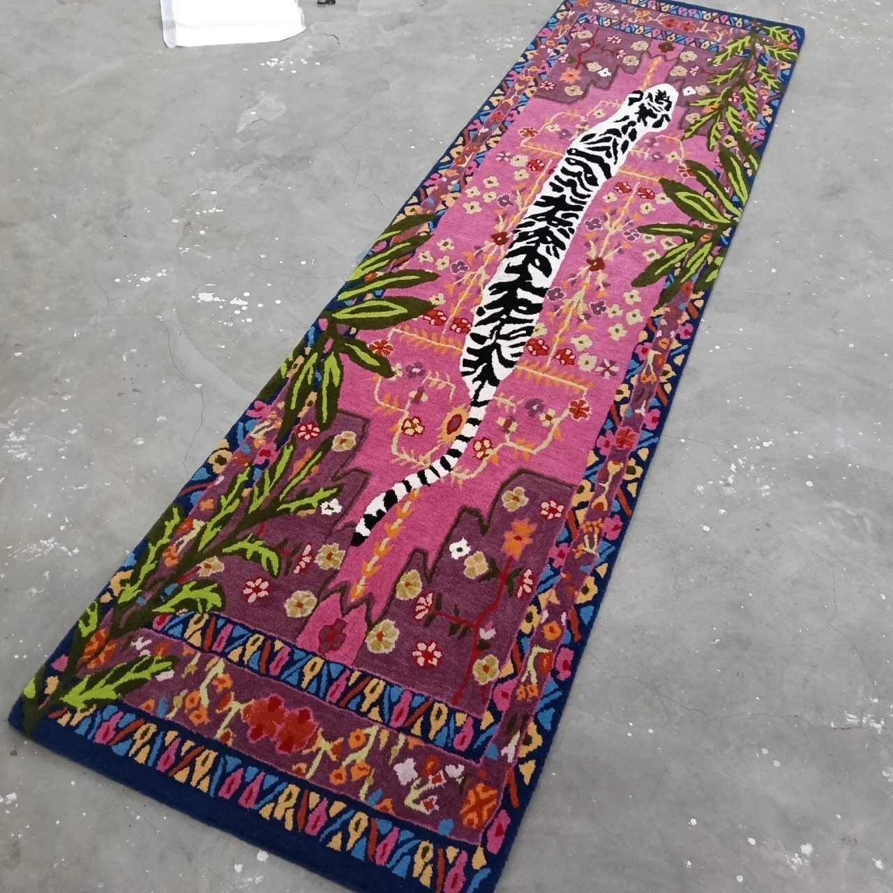 Runner Pink & Multicolor Bengal Tiger Hand Tufted Pure 100% Nz Wool Area Rug