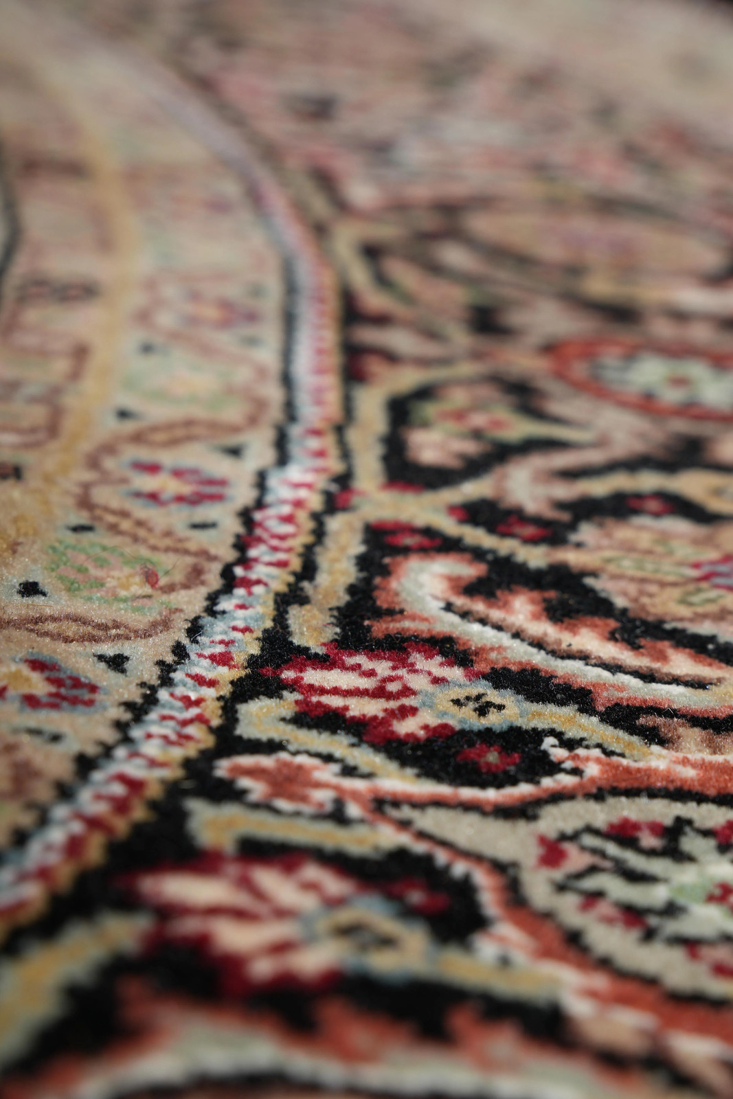 8.0 x 8.0 Round Fine Quality Wool and Silk Mahii Tabriiz rug #F-4033