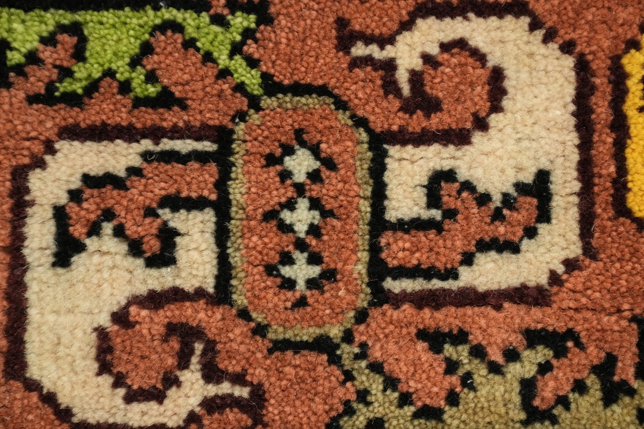 Eclectic Style Area Rug 4×8 with Design in Medallion Oranges & Light Green Hues