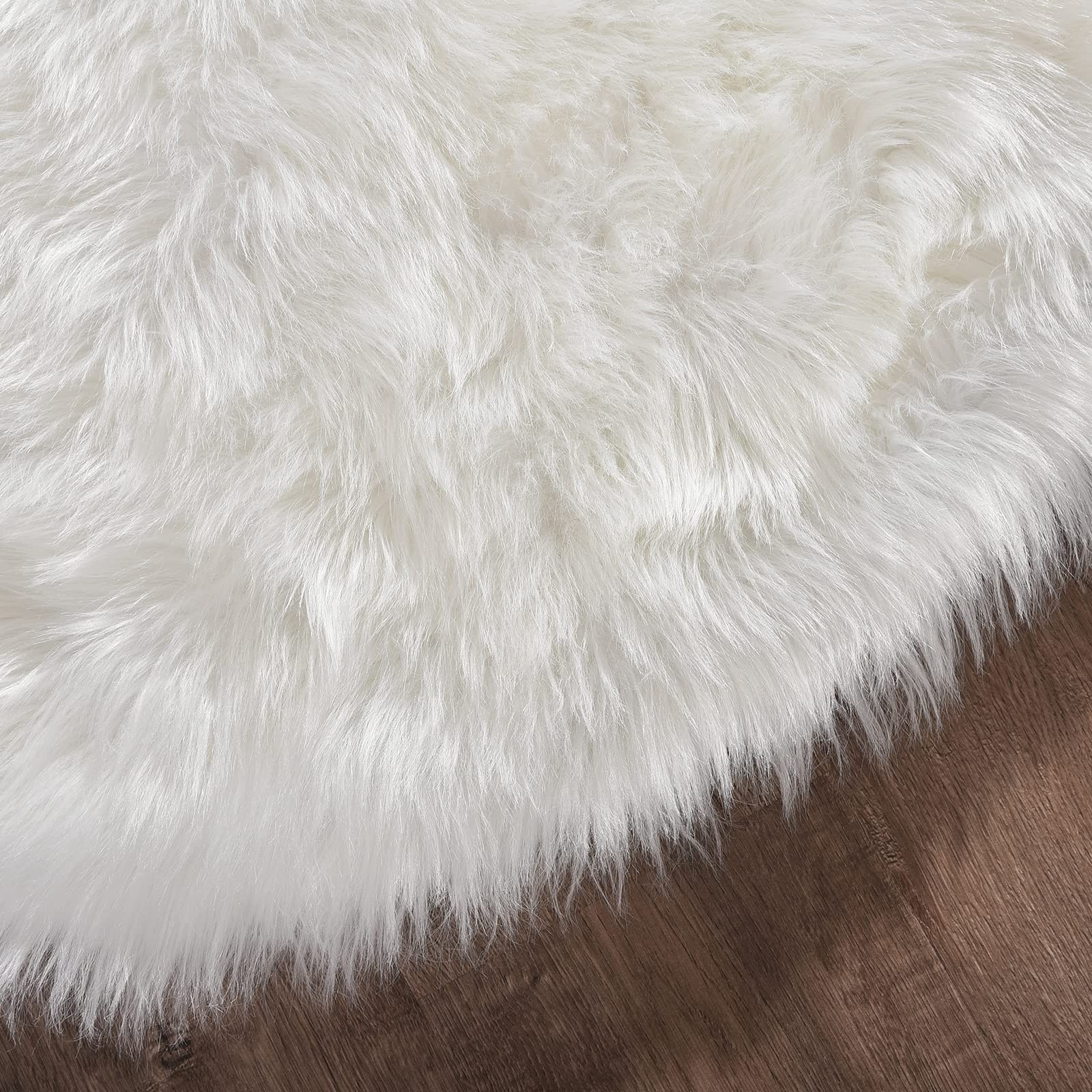 White Fluffy Faux Fur Rug for Bedroom Faux Sheepskin Rug 2×3 White Fuzzy Furr…