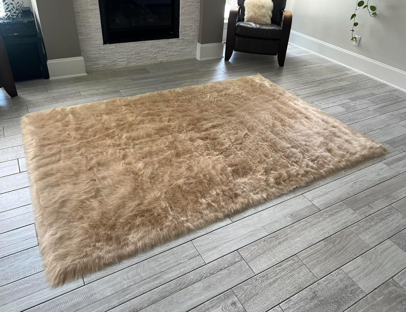 LAMBZY 6′ x 9′ Faux Sheepskin Super Soft Hypoallergenic Rectangular Area Rug