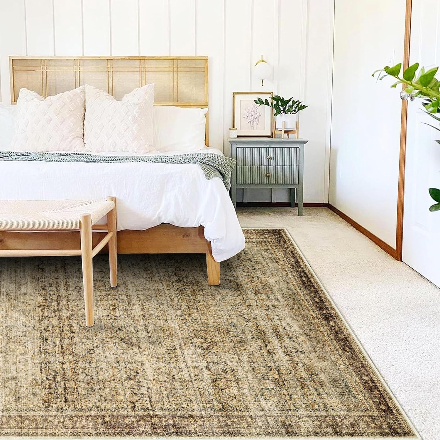 Washable 4×6 Distressed Carpet – Foldable Floral Accent for Living Room