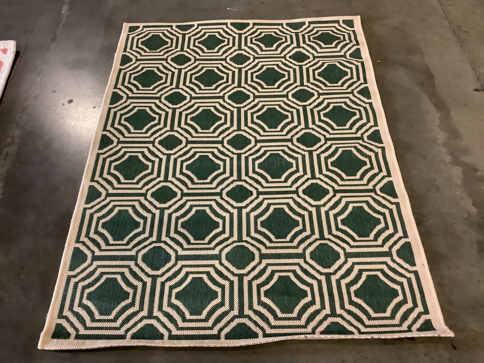DARK GREEN / BEIGE 4′ X 5′-7″ Flaw in Rug, Reduced Price 1172664591 CY6112-332-4
