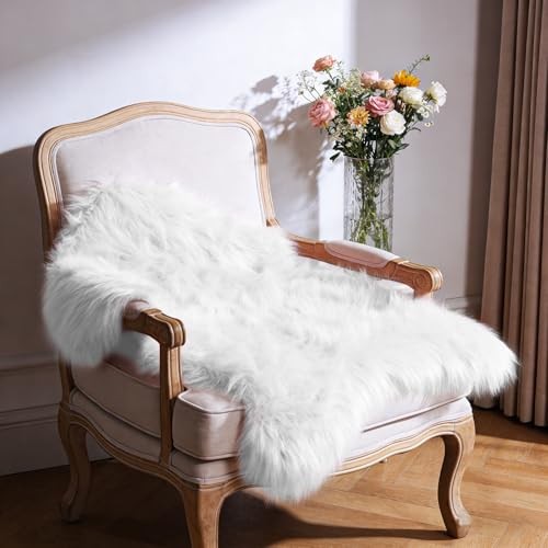 Ultra Soft Faux Fur Rug, Fluffy Shaggy 2 x 3 Ft Sheepskin Fur, White Plush