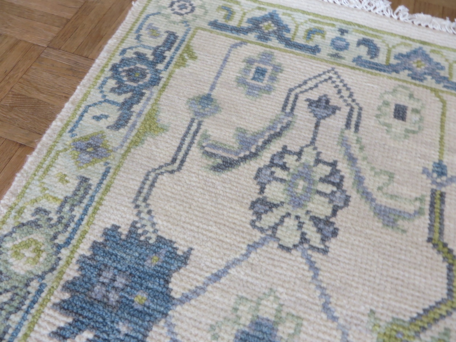 2’1 x 3’1 Hand Knotted Beige Oushak Oriental Rug G16976