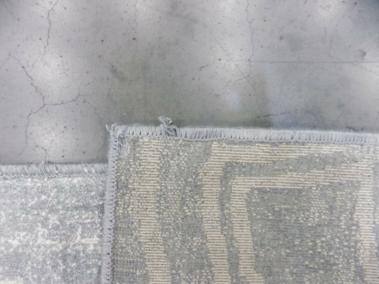 LIGHT GREY / MULTI 6′-7″ X 9′-2″ Damaged Binding Rug, Less Price CNV751-2770-6