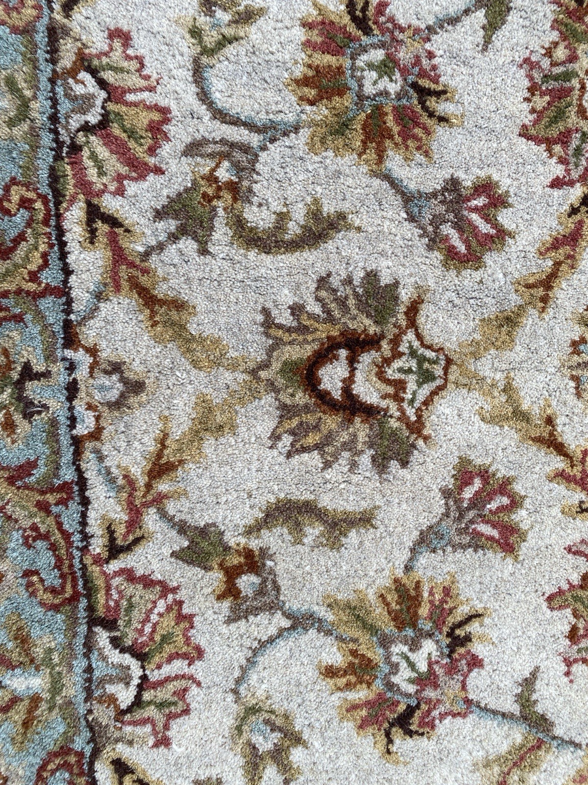 SURYA Area Rug. 2 Feet X 3 Feet. Handmade Luxury Wool