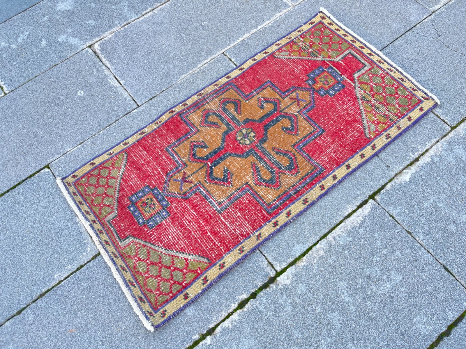 Vintage Turkish Rug 1.5×2.8 Ft Bold Red Tribal Wool Medallion Rug