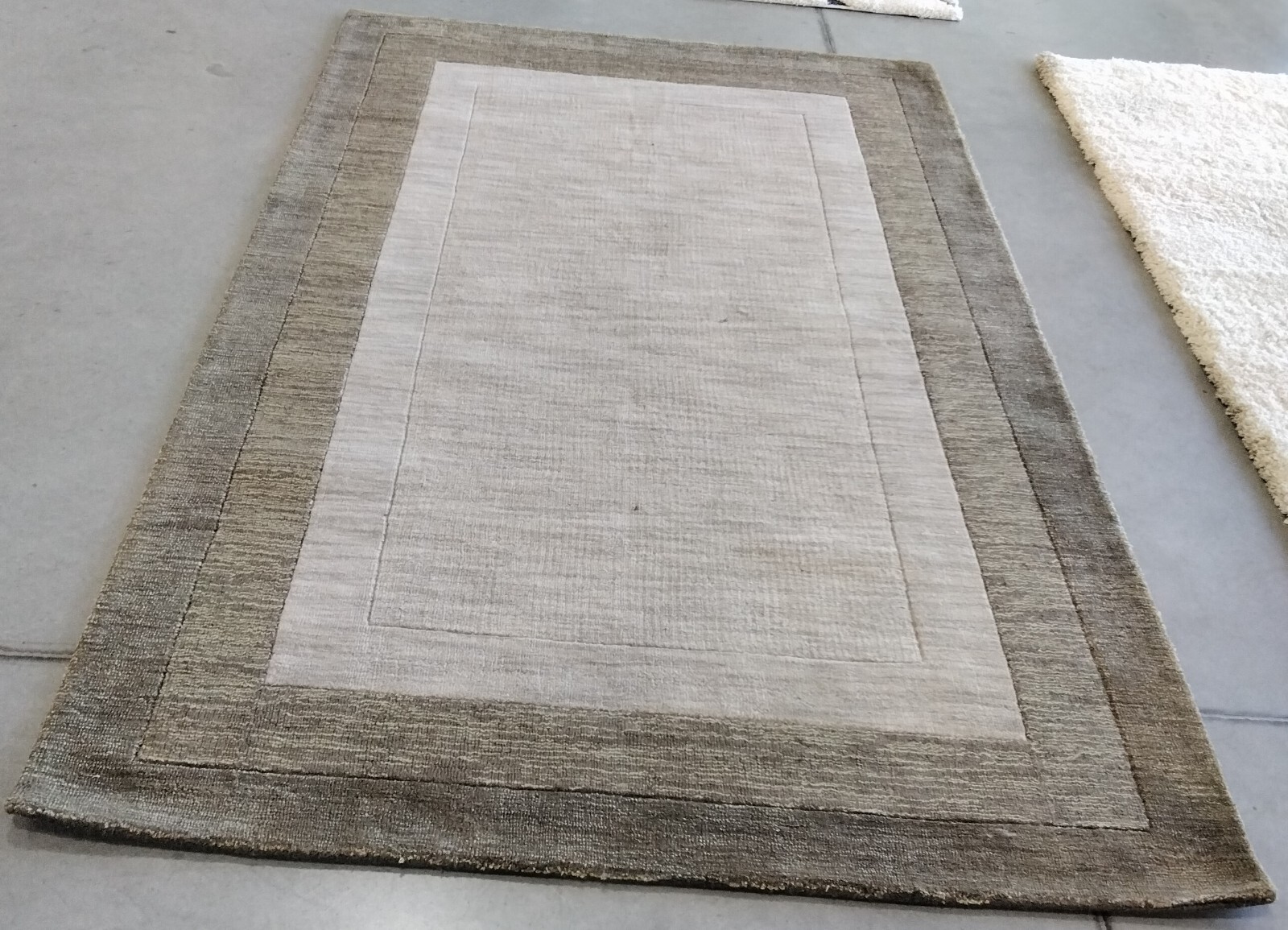 BEIGE / BROWN 5′ X 8′ Broken Thread Rug, Reduced Price 1172743039 IM821C-5