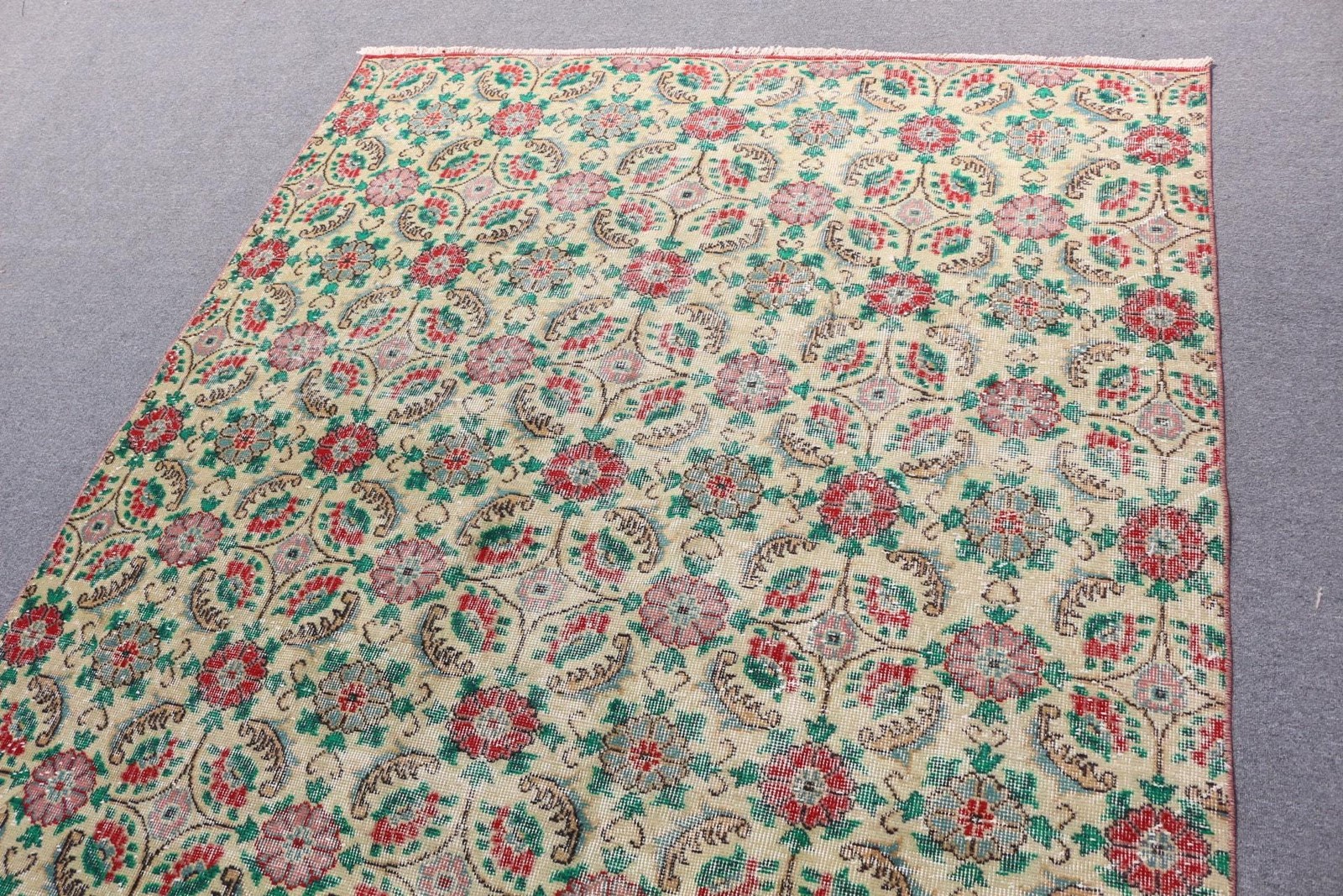 Vintage Large Rug 5,7×9,6 ft, Turkish Red Southwestern Wool Rug