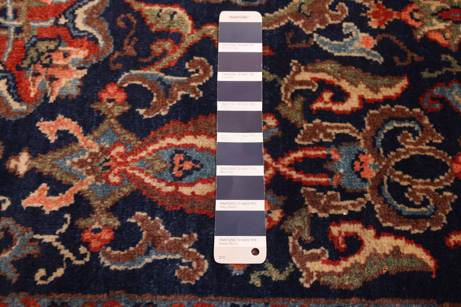 Vintage 4’3″ x 6’2″ Traditional Hand Knotted Vegetable Dye Wool Area Rug