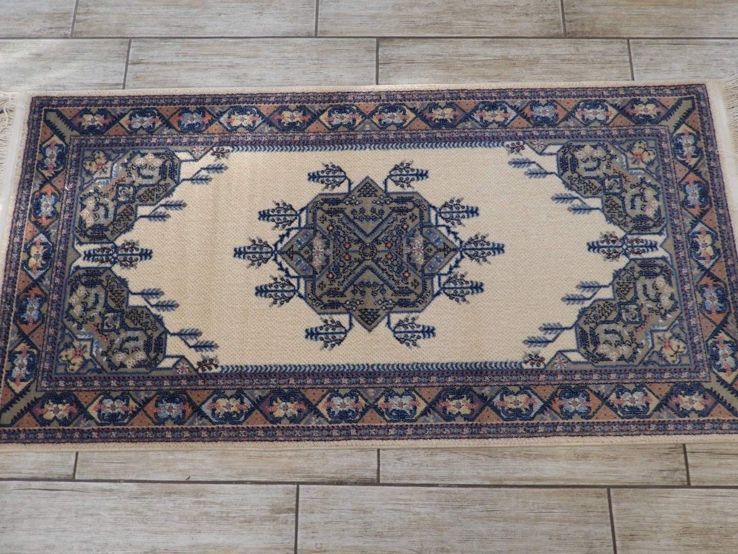 Oriental Medallion Design Wool Machinemade Rug 80×160 Cm