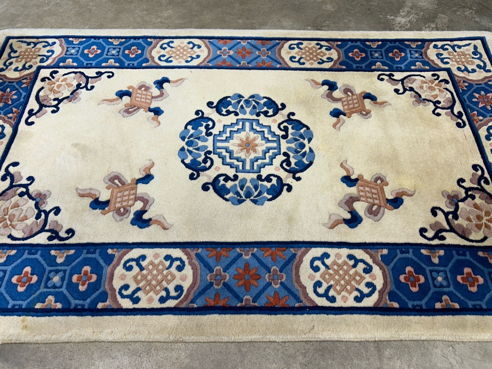 3’1”x5’2” Hand-Knotted Wool Oriental Area Rug – Medallion Carpet