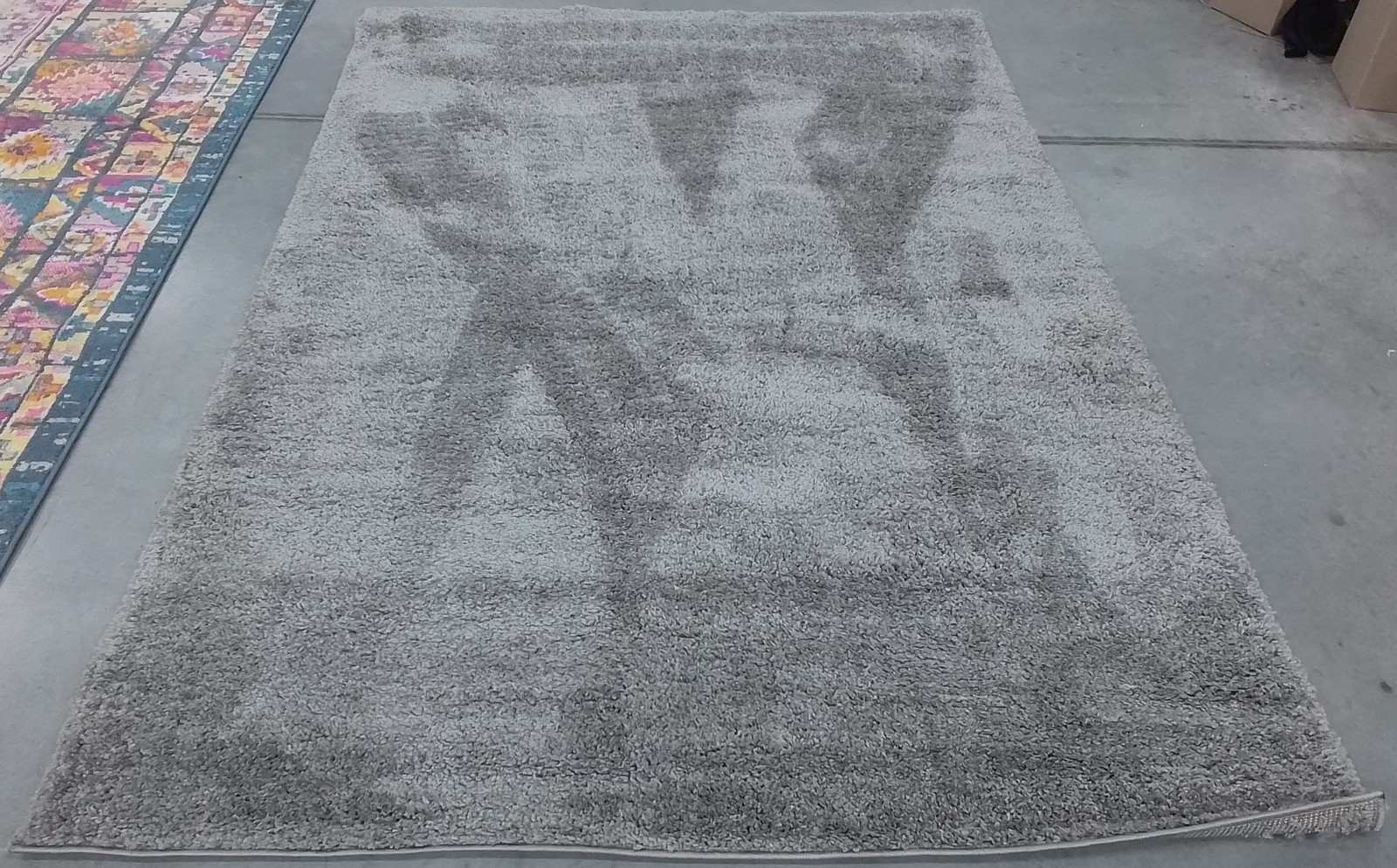 GREY 5′-3″ x 7′-7″ Broken Thread Rug, Reduced Price 1172807524 AUG522G-5
