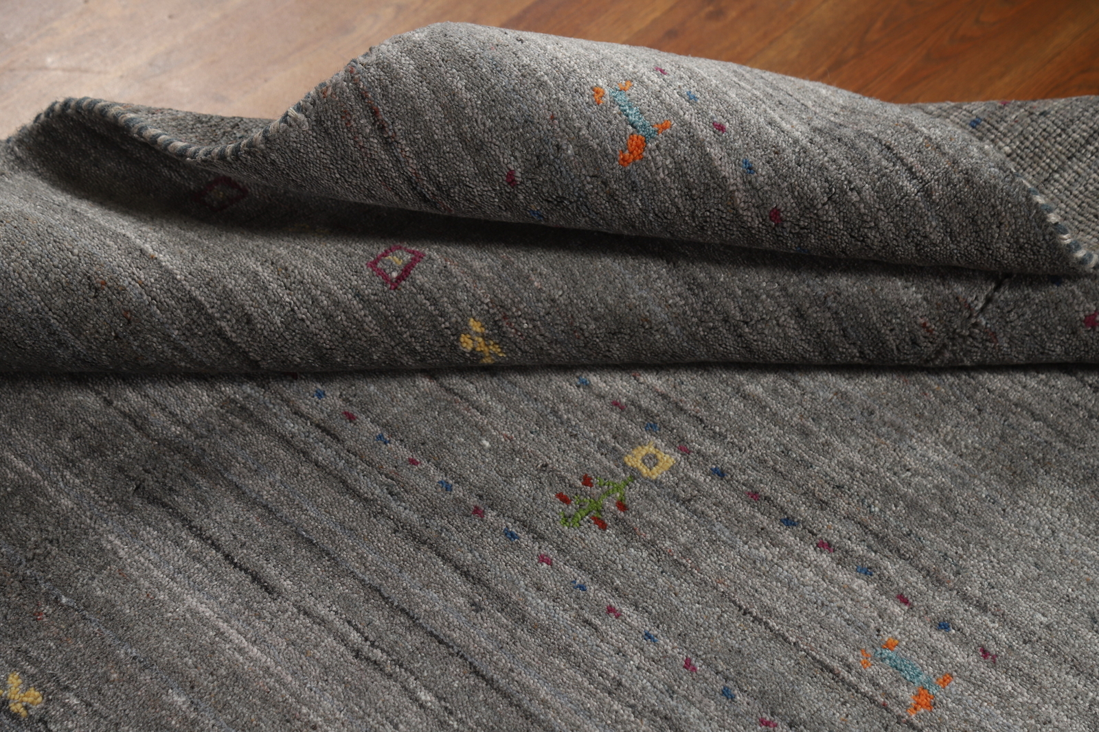 Eye-catching Gabbeh Accent Rug Grey Handmade Wool 4×6 ft