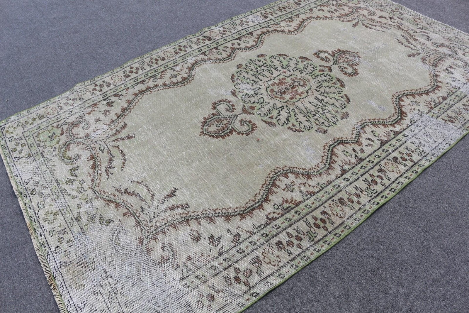 Vintage 5×8,5 ft Rug, Turkish Rug, Green Floral Wool Rug