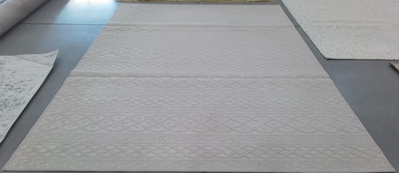 IVORY 8′-0″ x 10′-0″ Broken Thread Rug, Reduced Price 1172769067 MSR3511C-8
