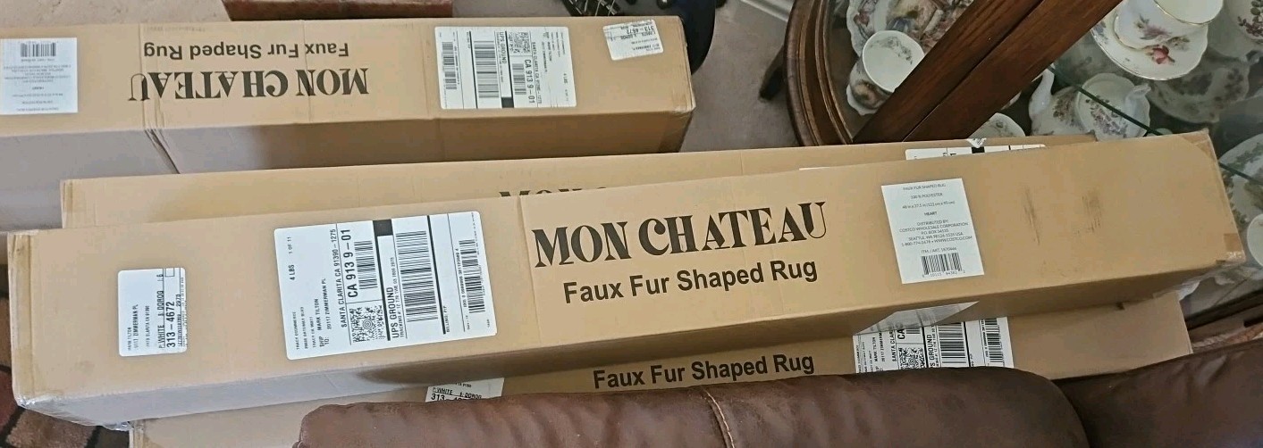 Mon Chateau Heart Design Faux Fur Shaped Rug