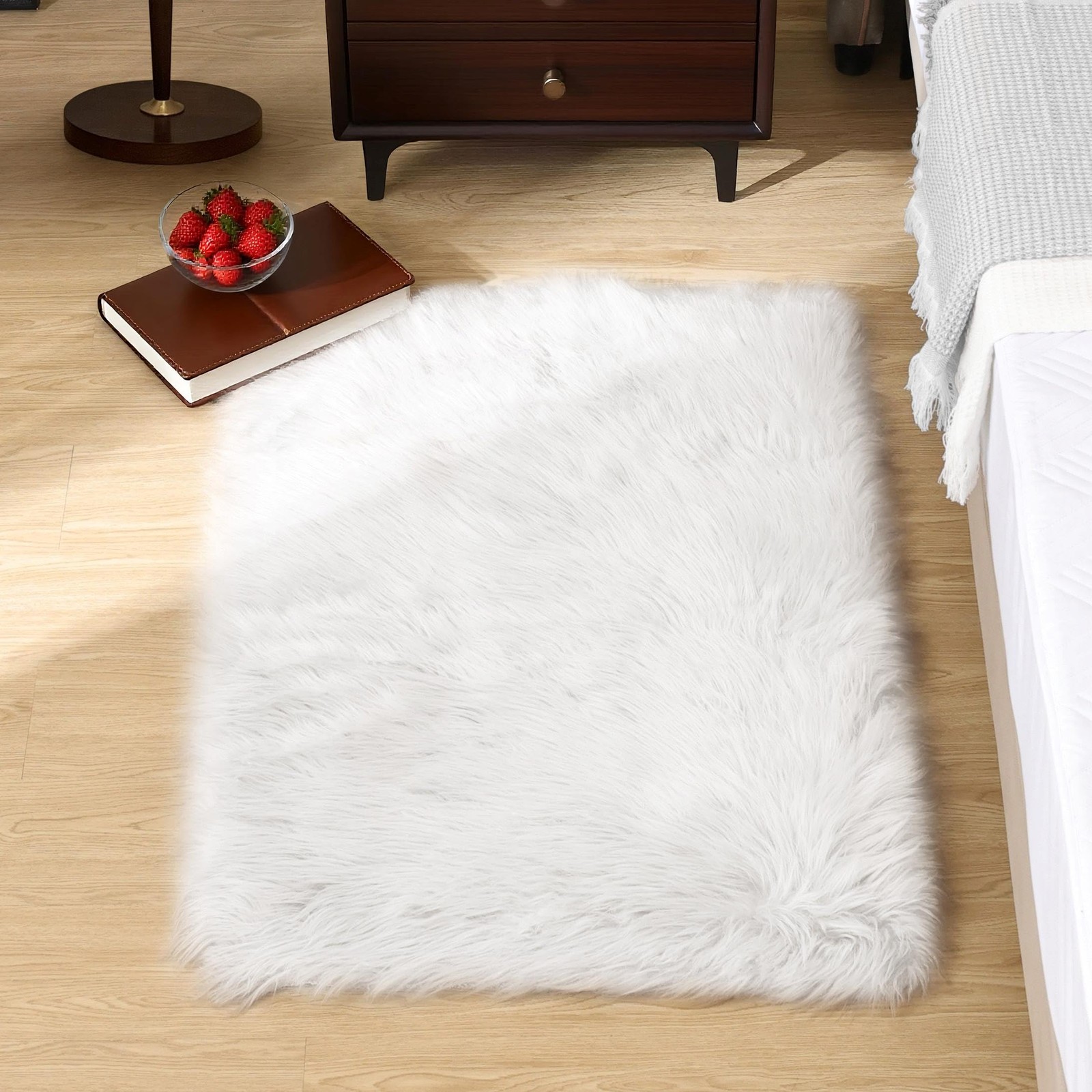 White Fluffy Faux Fur Rug for Bedroom Faux Sheepskin Rug 2×3 White Fuzzy Furr…