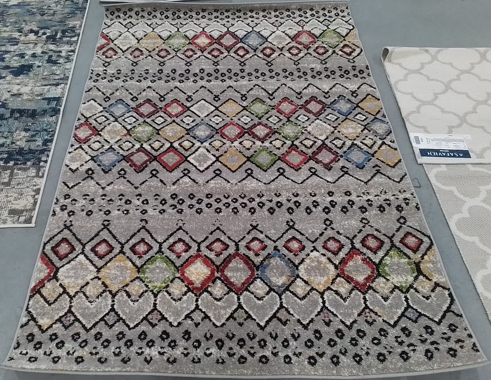 LIGHT GREY / MULTI 4′-0″ x 6′-0″ Flaw in Rug, Reduced Price 1172776131 AMS108G-4