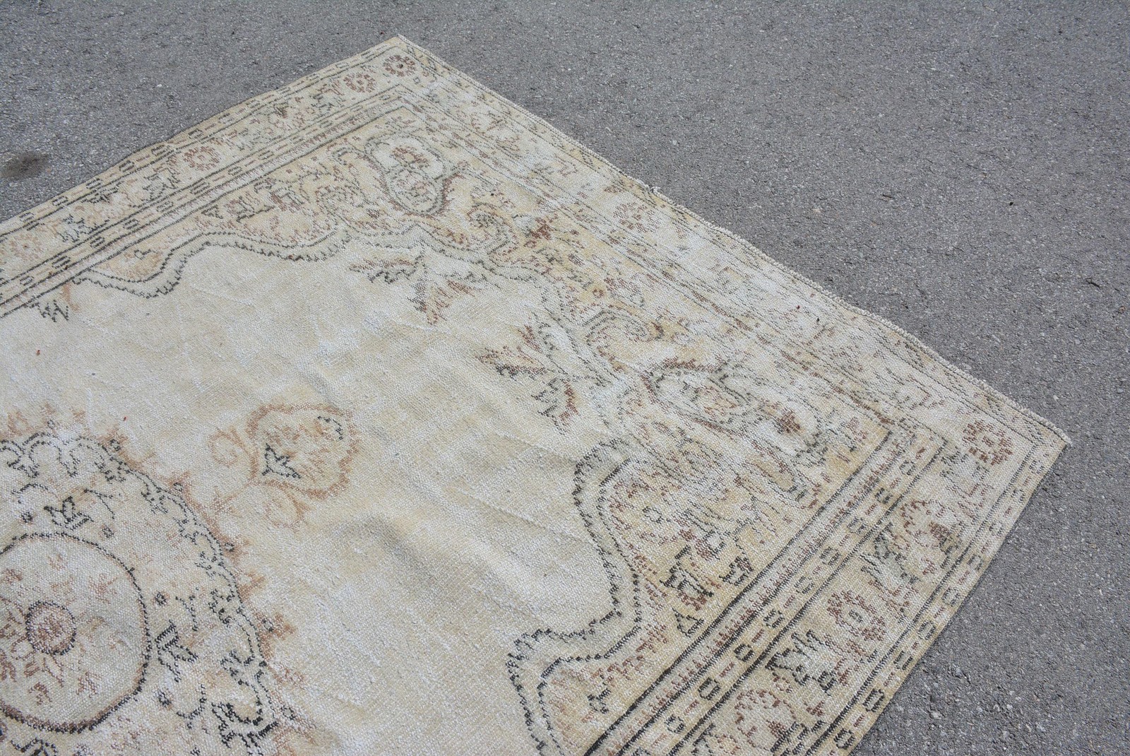 Turkish 5,9×8,7 ft Rug, Large Vintage Rug, White Animal Print Wool Rug