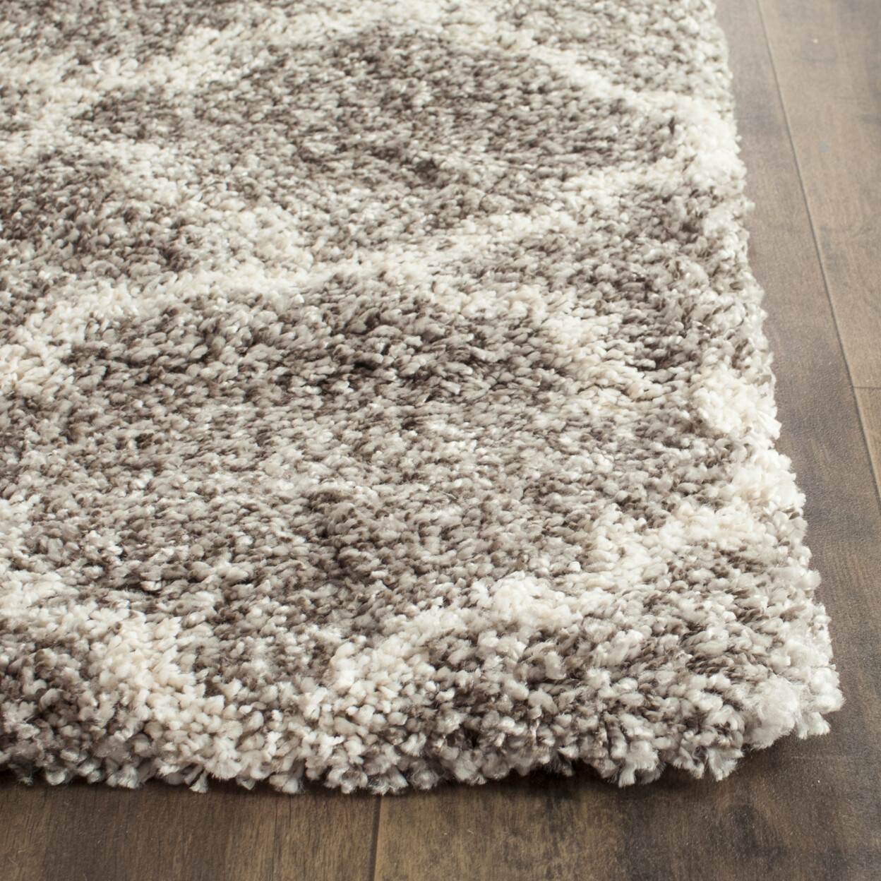 SAFAVIEH Hudson Shag Collection SGH282B Grey / Ivory Rug