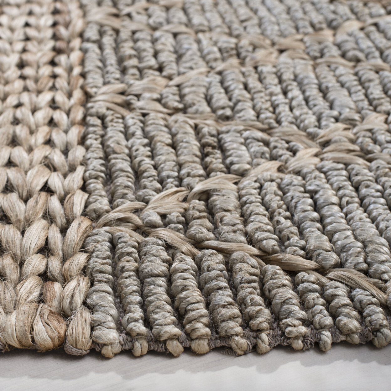 SAFAVIEH Natural Fiber NF951G Handmade Silver Rug