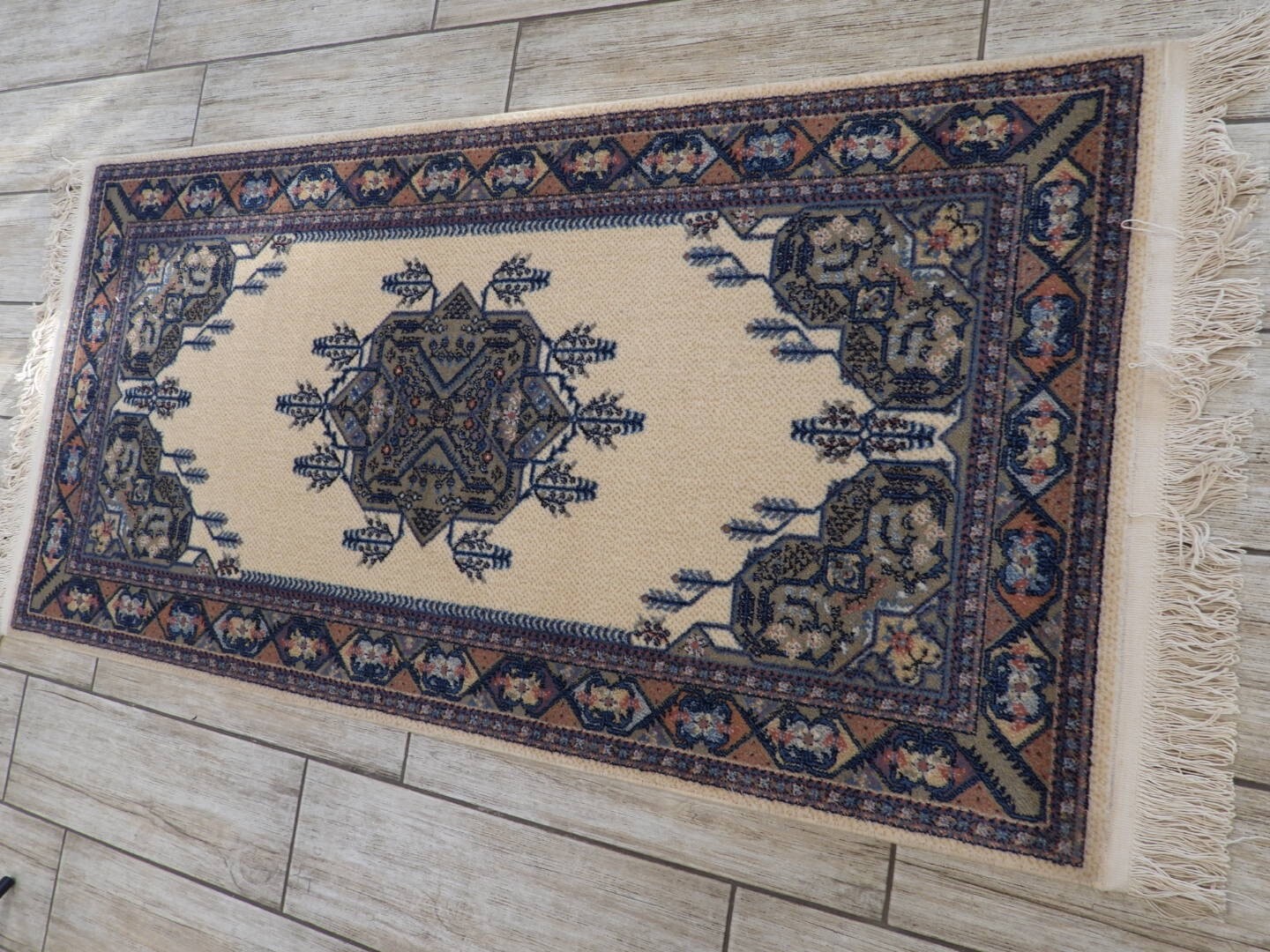 Oriental Medallion Design Wool Machinemade Rug 80×160 Cm