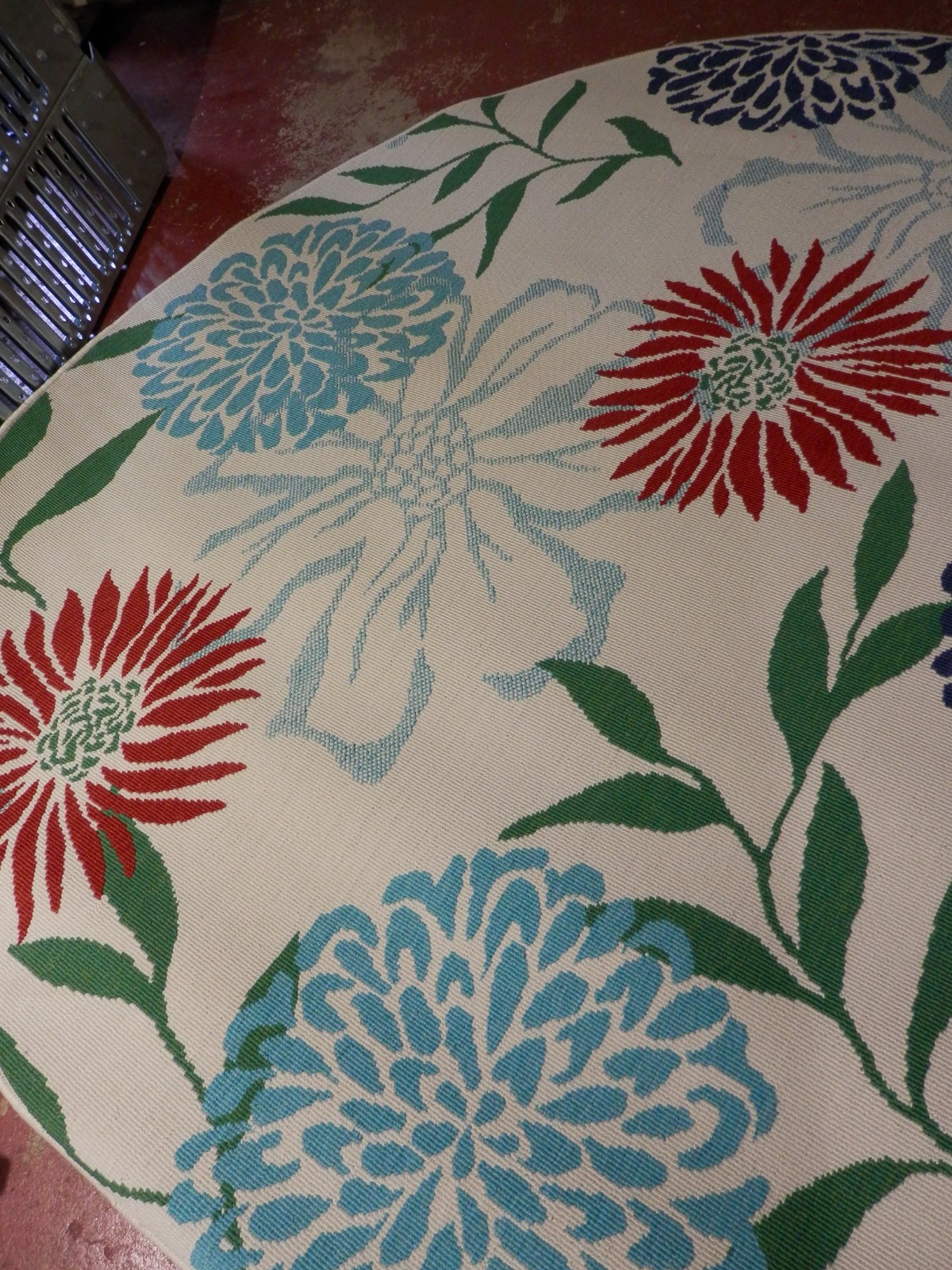 VERANDA LIVING FLOWERING MUMS INDOOR/OUTDOOR RUG ROUND OR RECTANGLE CHOICE
