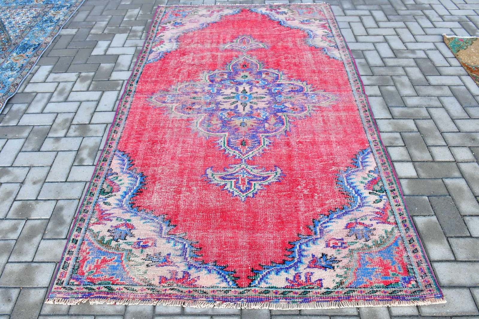 Turkish Vintage Rug 4,6×7,9 ft (140×240 cm), Red Blue Polka dot Rug