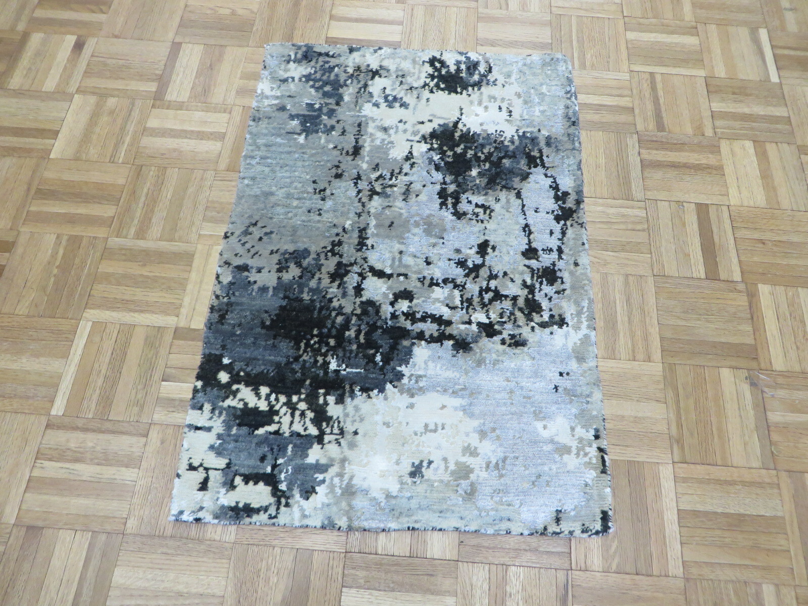 2 x 3 Hand Knotted Gray & Black Modern Abstract Oriental Rug With Silk G9264