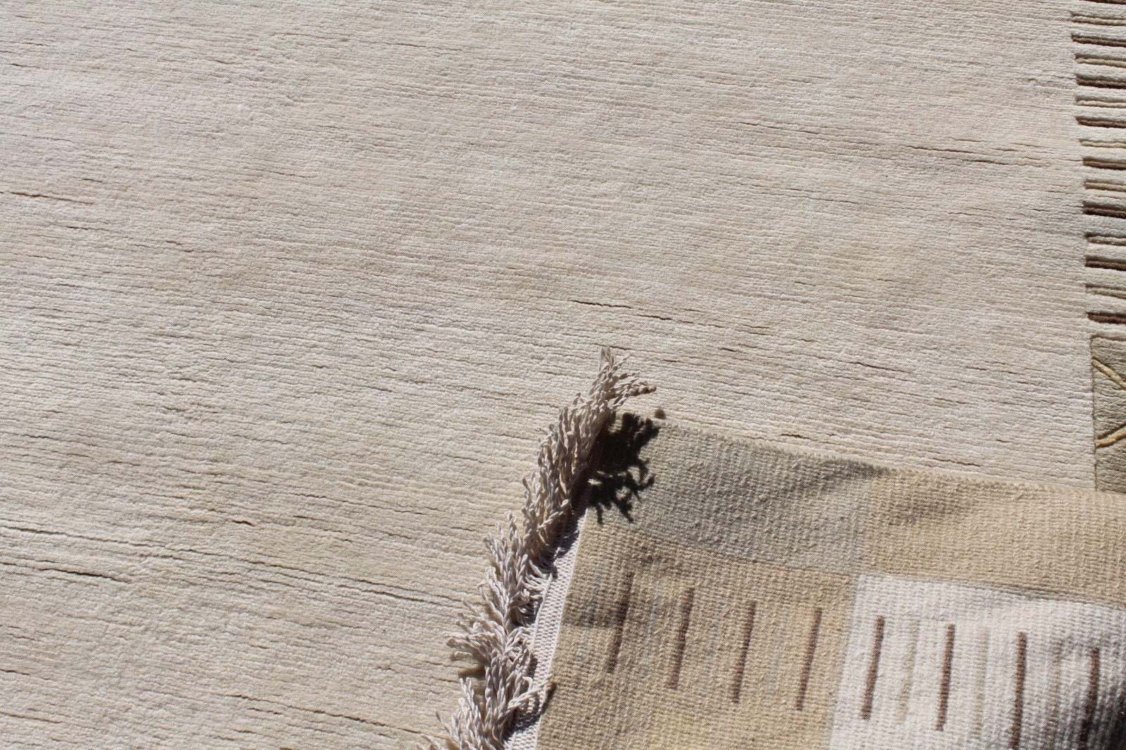 R8363 Gorgeous Neutral Color Tibetan Woolen Rug 5.8′ X 7.11′ Handmade In Nepal