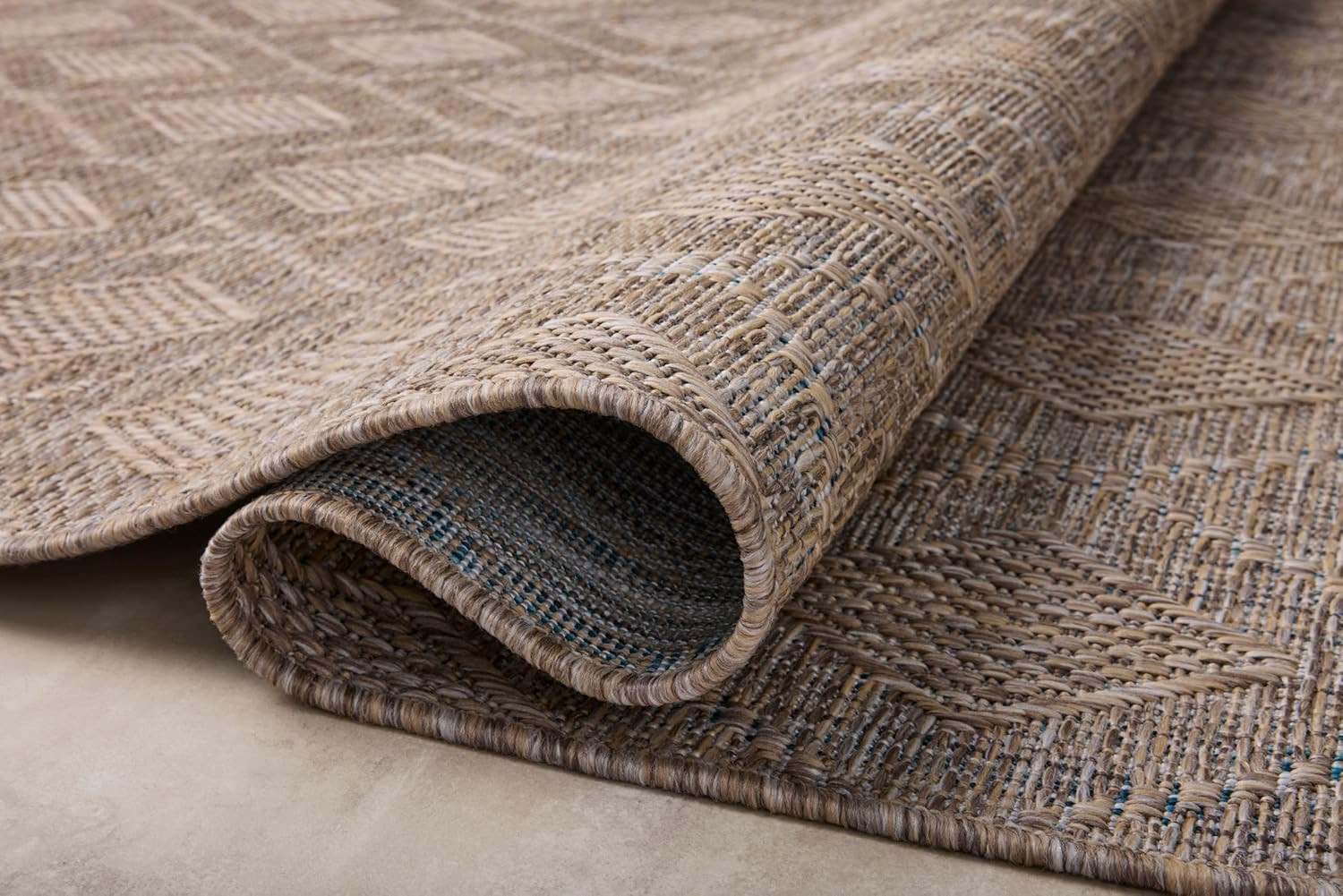 Loloi Topanga Collection 5’3″ x 7’6″ Natural/Mist Indoor/Outdoor Area Rug